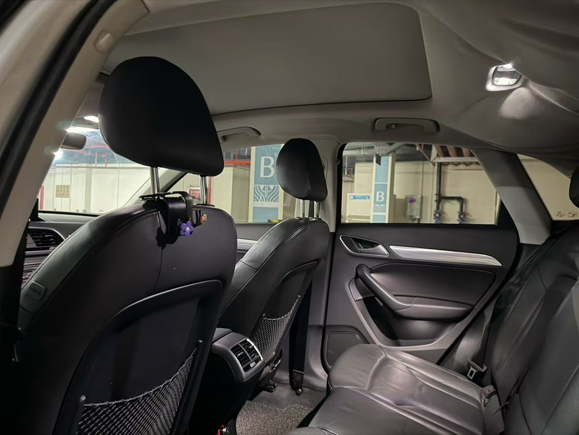 Audi Q3 2016 car image #7