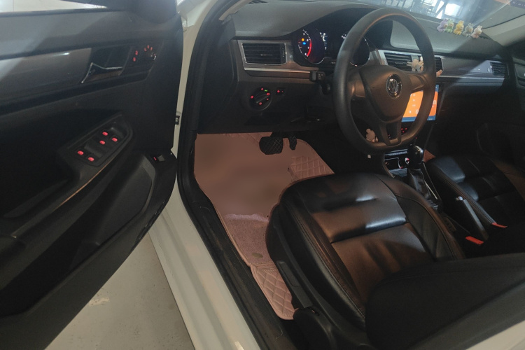 Volkswagen Bora 2018 image de voiture #16