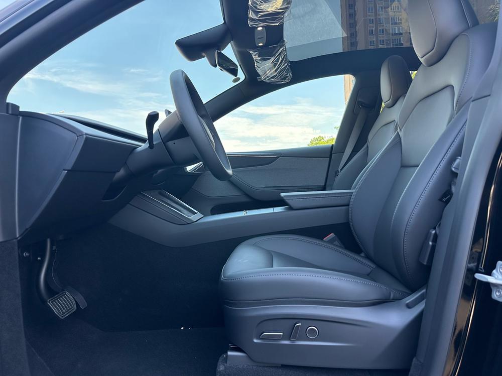 Tesla Model Y 2026 car image #11