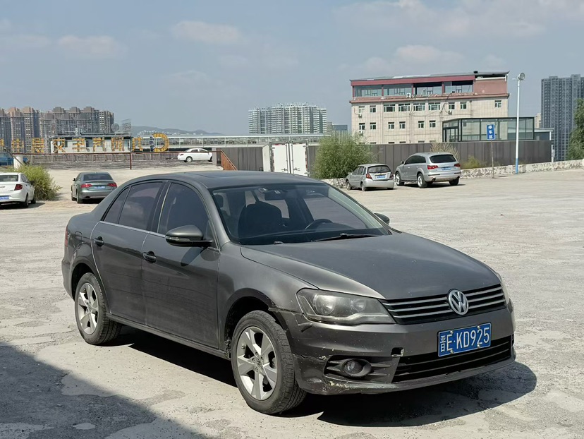 Volkswagen Bora 2013 car image #3