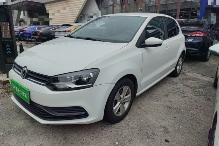 Volkswagen Polo 2018 car image #2