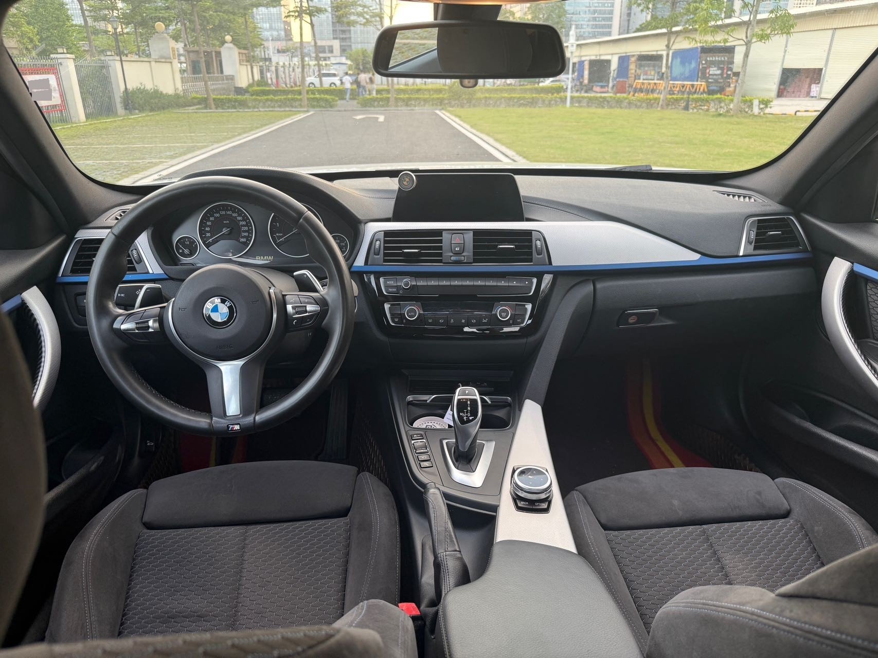 BMW 3 Series 2018 #5 BMW 3 Series 2018 car image #5