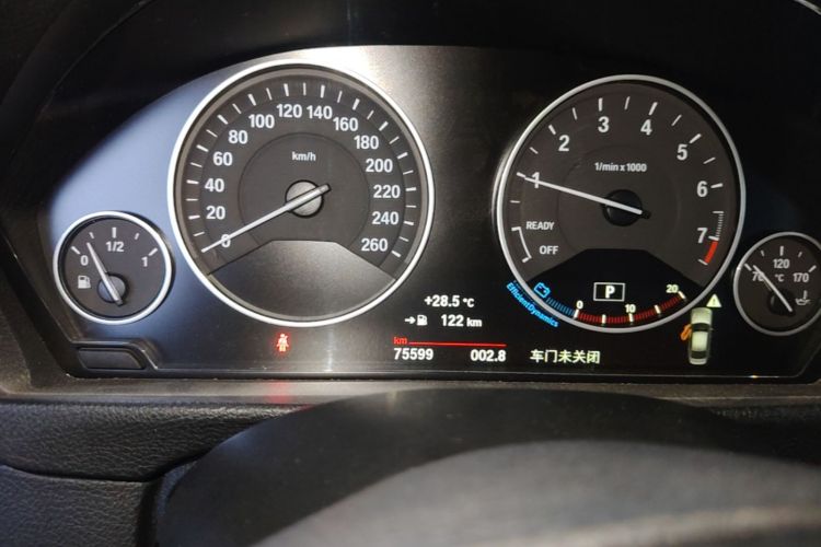 BMW 3 Series 2019 car image #12