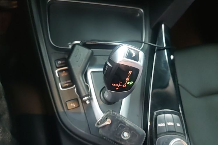 BMW 3 Series 2017 #14 BMW 3 Series 2017 car image #14