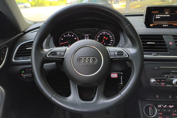Audi Q3 2018 #11 Audi Q3 2018 car image #11