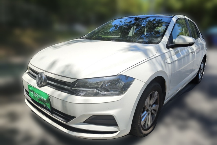 Volkswagen Polo 2019 car image #2