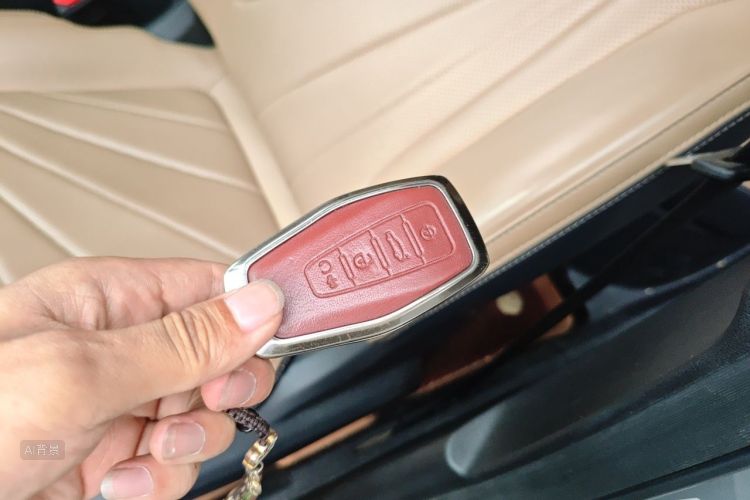 GEELY Boyue L 2023 car image #10