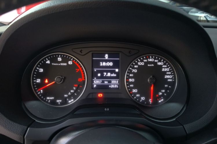 Audi A3 2018 car image #12