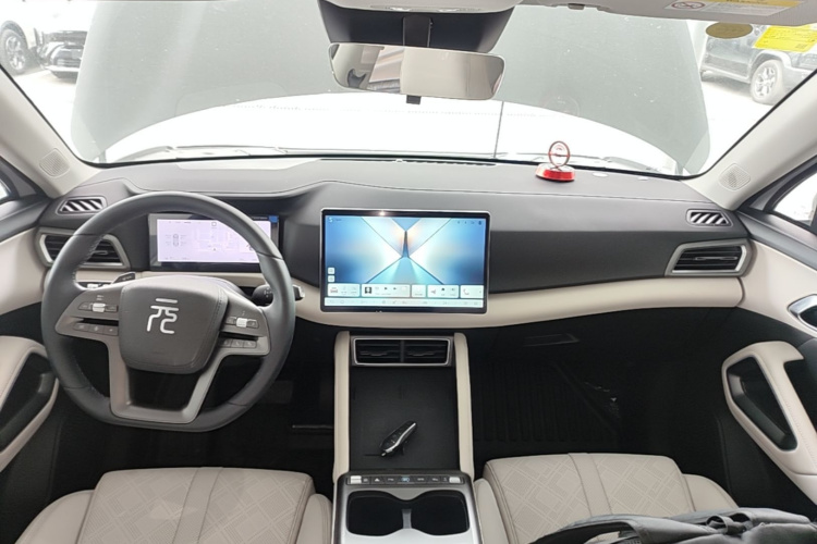BYD YuanUP 2026 car image #10