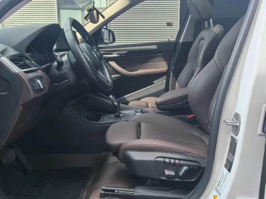 2023 #2 2023 immagine di auto #2