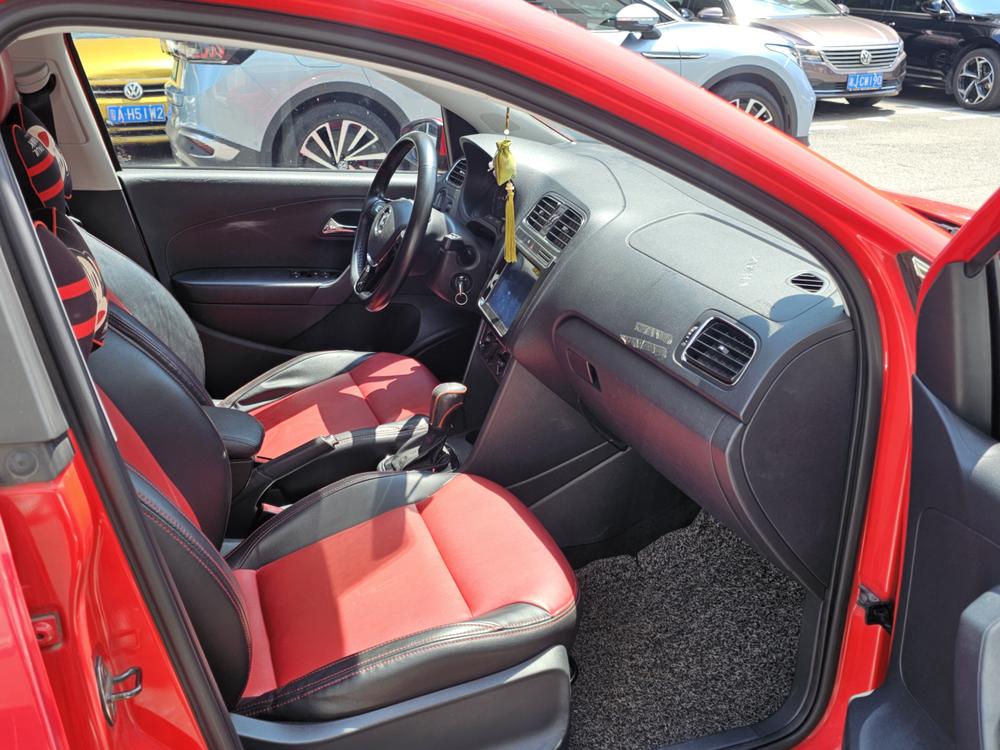 Volkswagen Polo 2016 car image #7