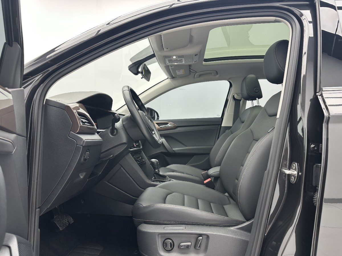 Volkswagen Tharu 2023 immagine di auto #5