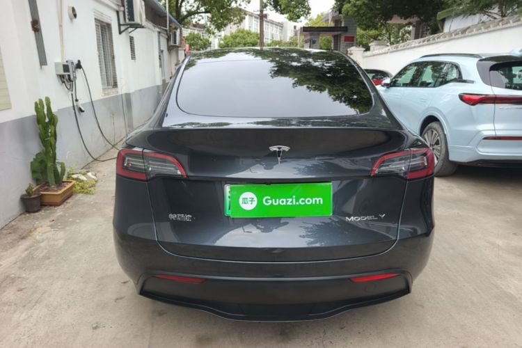 Tesla Model Y 2024 car image #6