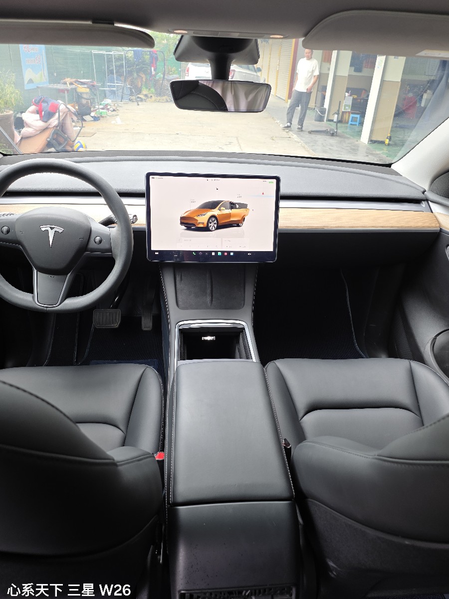 Tesla Model Y 2023 #10 Tesla Model Y 2023 car image #10