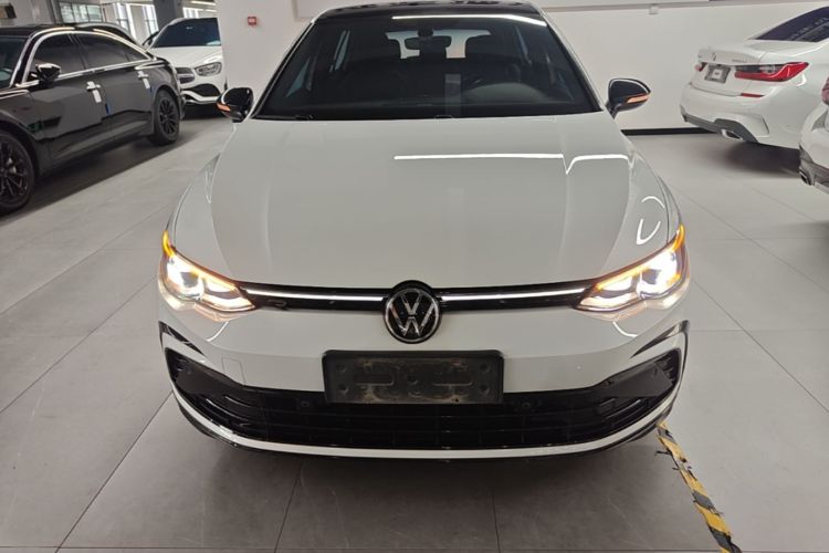 Volkswagen Golf 2023 car image #3