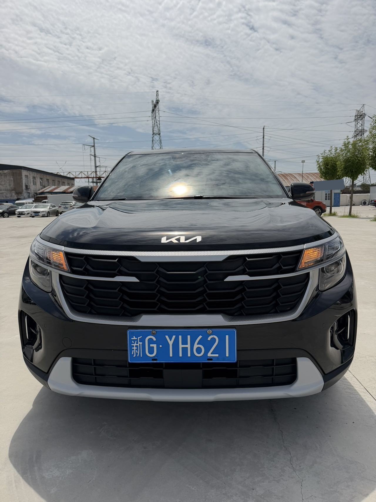 Kia Seltos 2023 car image #2