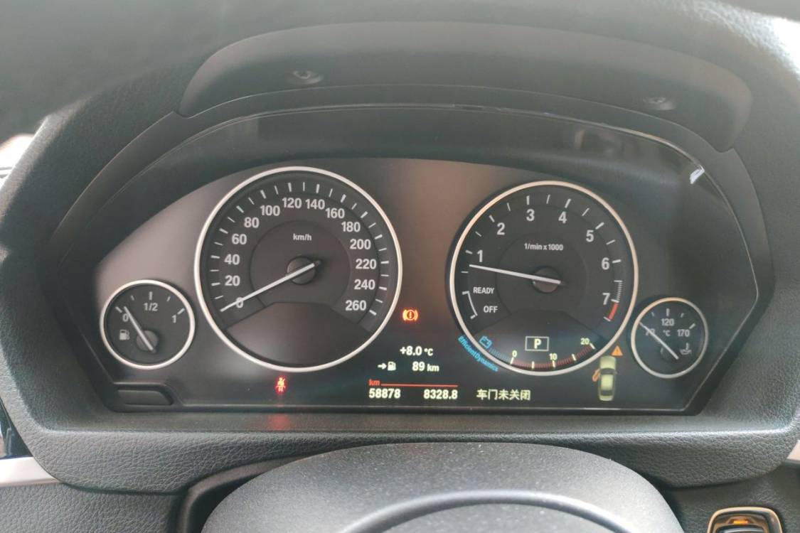 BMW 3 Series 2018 car image #24