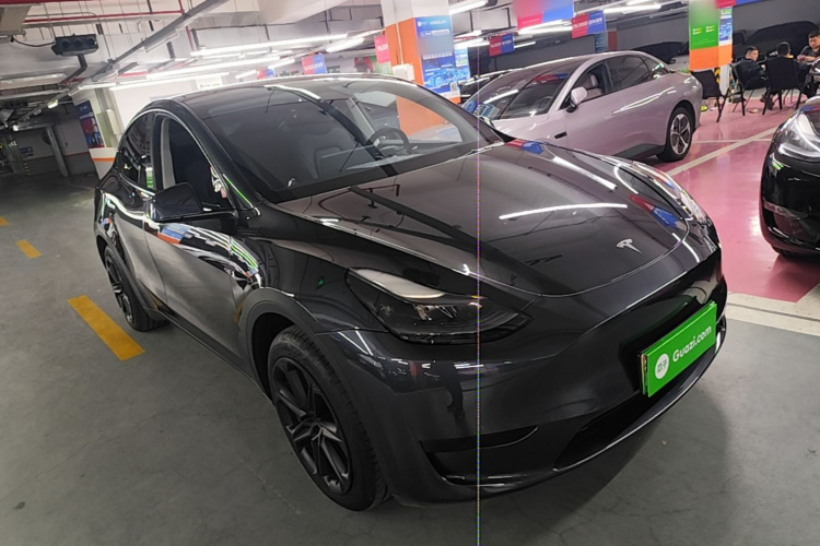 Tesla Model Y 2024 #4 Tesla Model Y 2024 car image #4