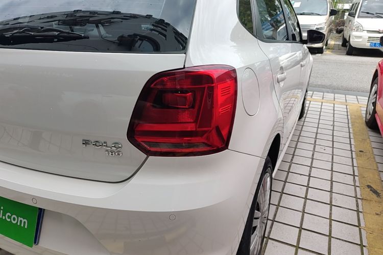 Volkswagen Polo 2018 car image #8