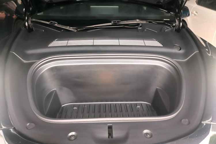 Tesla Model Y 2021 #20 Tesla Model Y 2021 car image #20