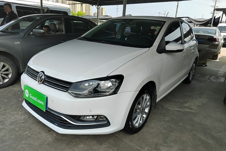 Volkswagen Polo 2014 car image #2
