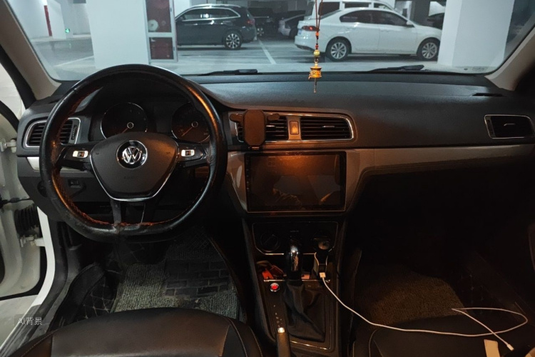 Volkswagen Lavida 2018 car image #11