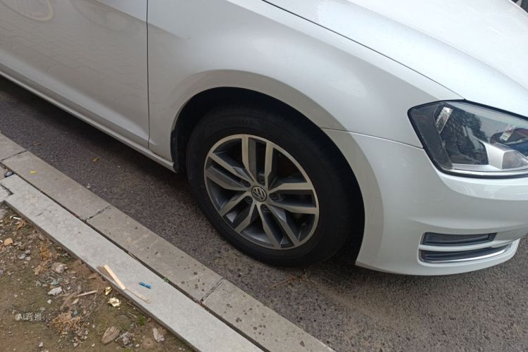 Volkswagen Golf 2016 car image #9