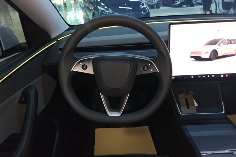 Tesla Model Y 2025 #15 Tesla Model Y 2025 car image #15