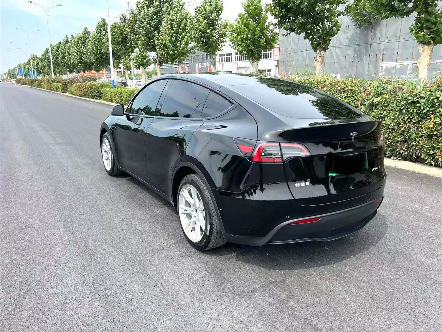 Tesla Model Y 2022 car image #7