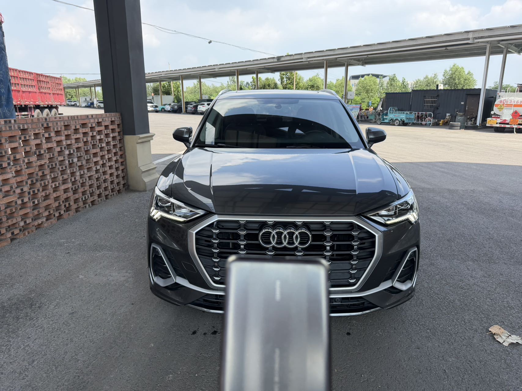 Audi Q3 2023 car image #2