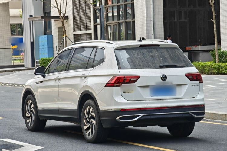 Volkswagen Tiguan L 2024 image de voiture #7