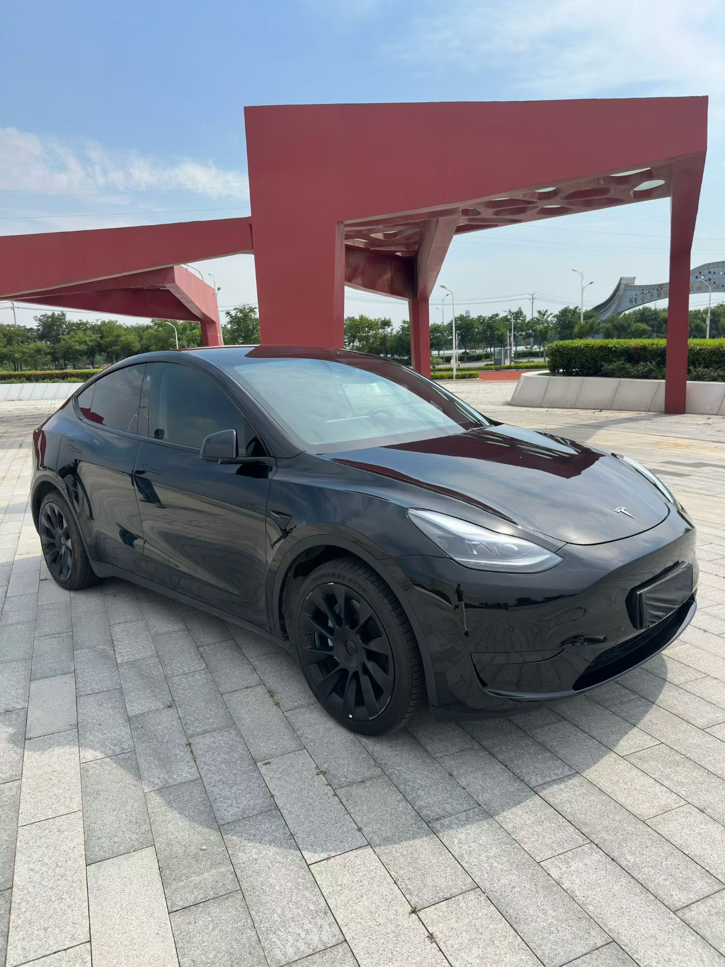 Tesla Model Y 2023 #5 Tesla Model Y 2023 car image #5
