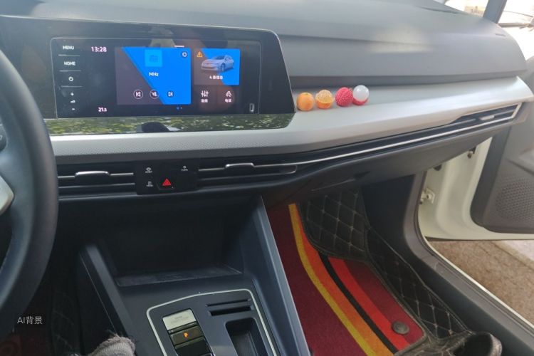Volkswagen Golf 2021 car image #15