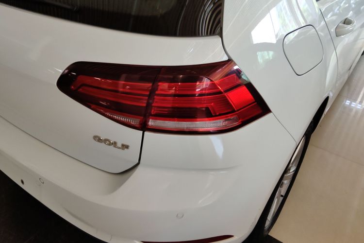 Volkswagen Golf 2019 imagen de coche #8