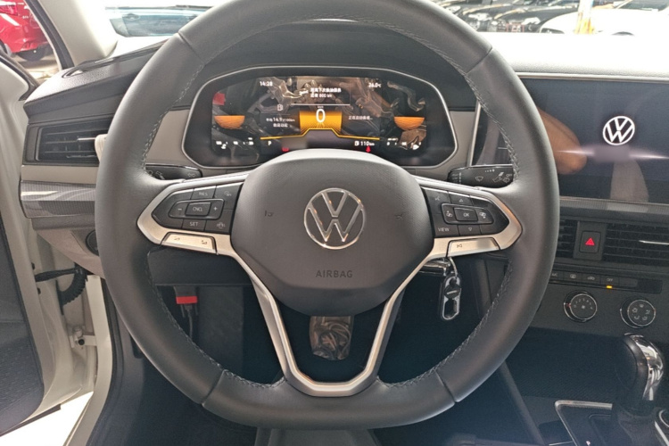 Volkswagen Bora 2024 car image #15