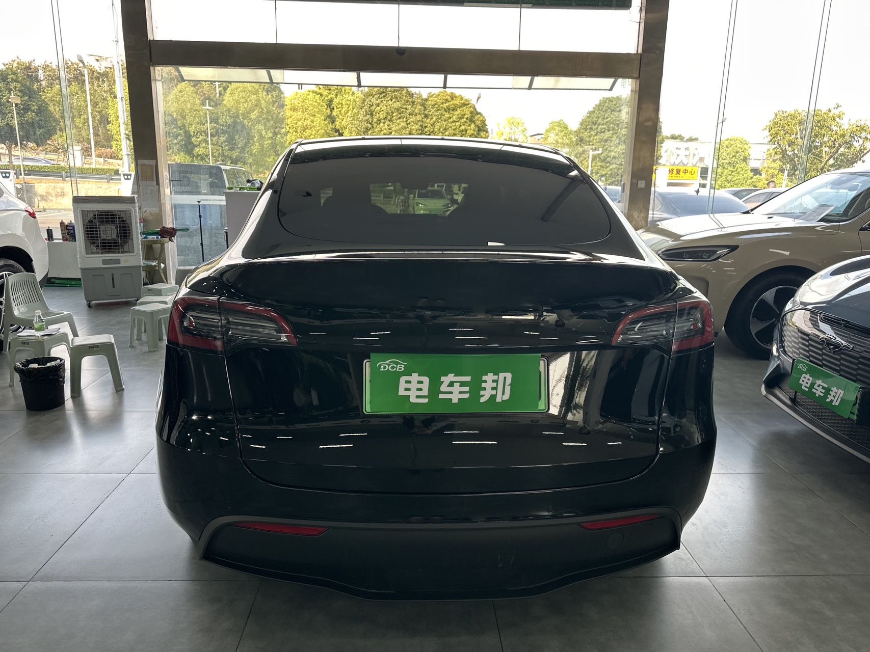 Tesla Model Y 2022 car image #8