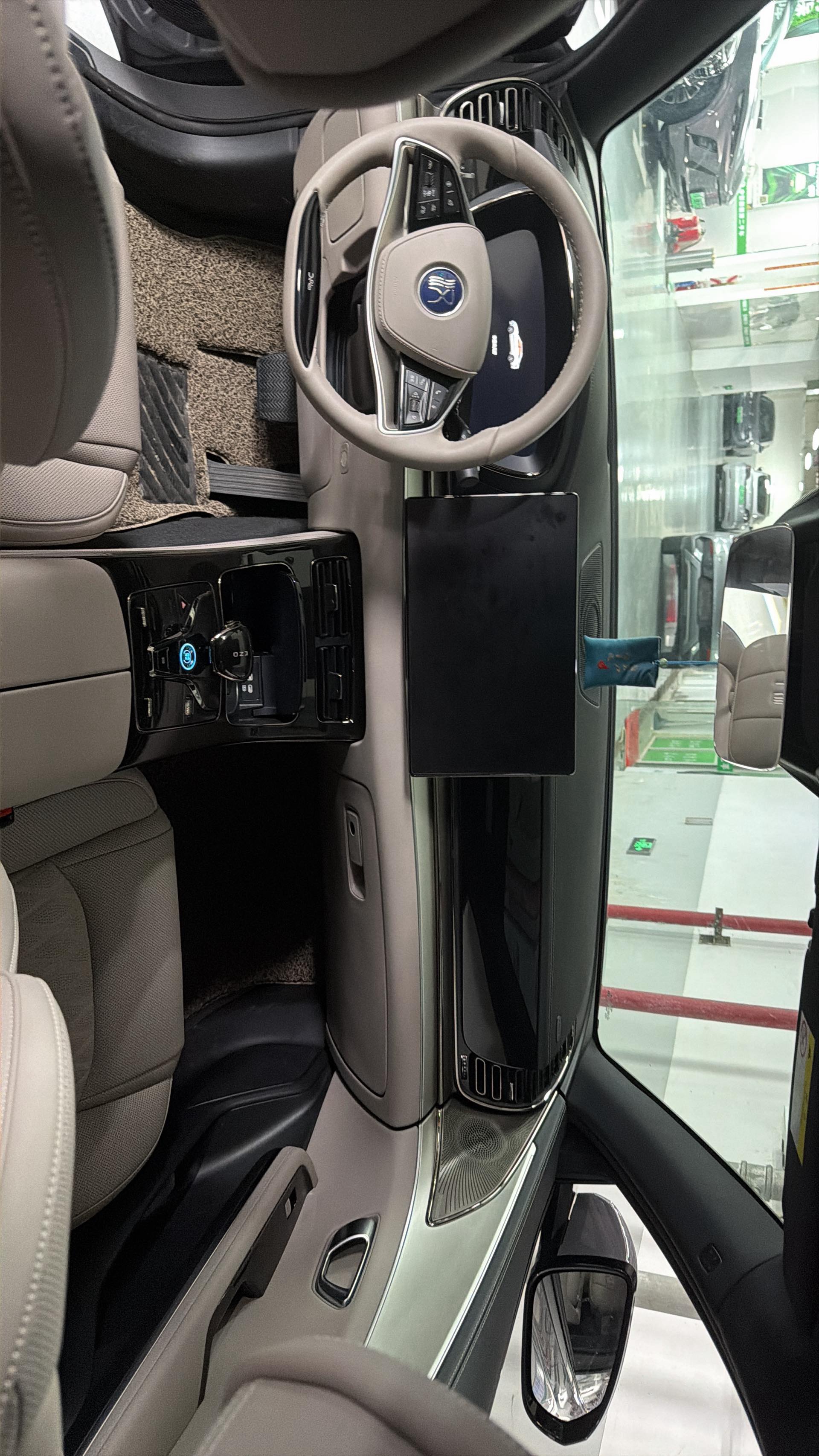 BYD Han 2025 car image #3