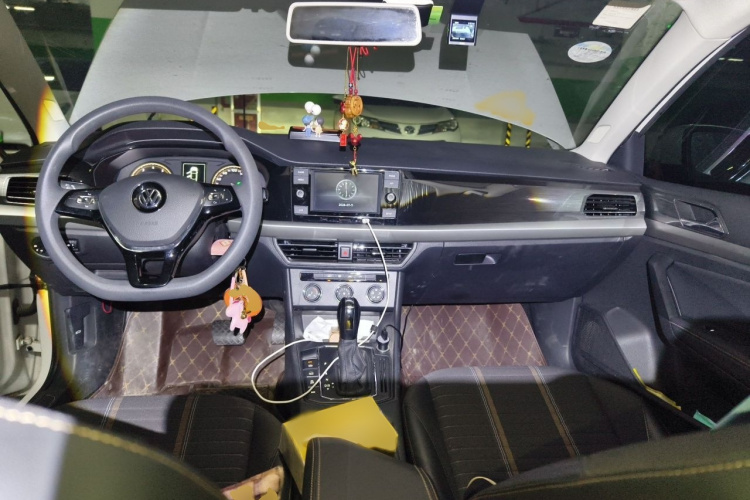 Volkswagen Lavida 2020 car image #12