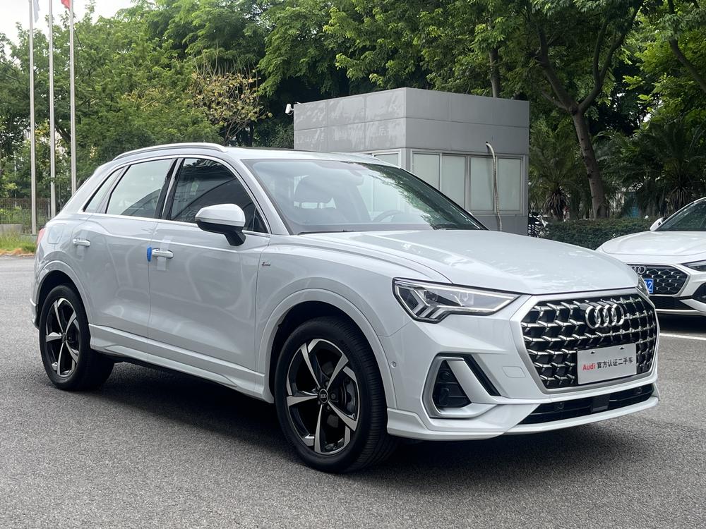 Audi Q3 2024 car image #3