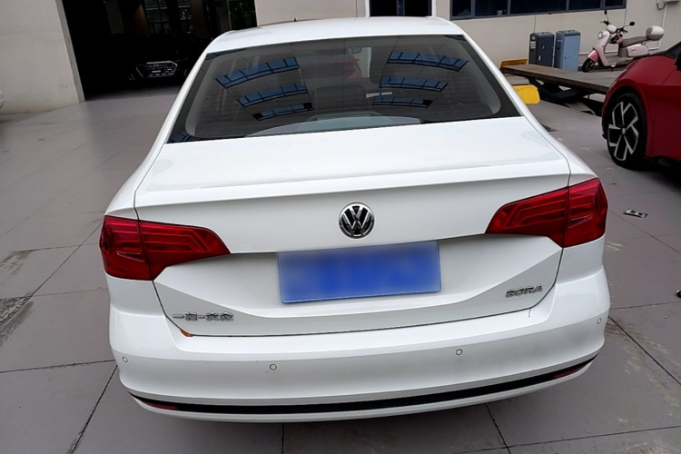 Volkswagen Bora 2022 car image #6