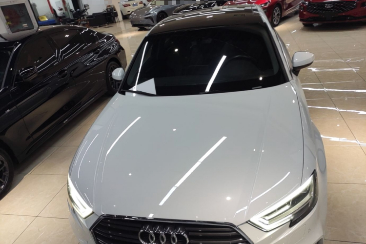 Audi A3 2019 car image #3