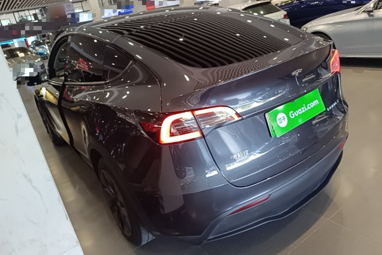 Tesla Model Y 2024 #7 Tesla Model Y 2024 car image #7