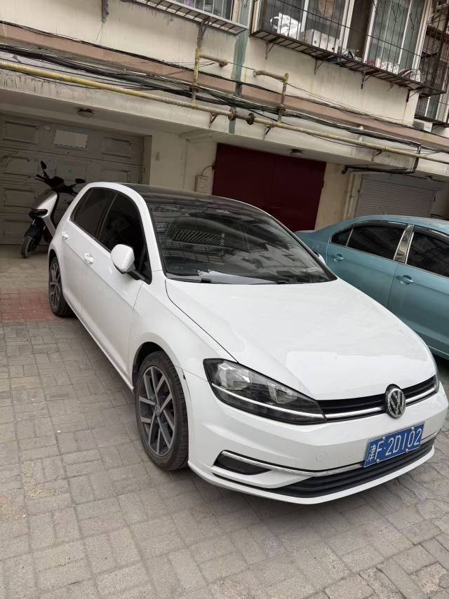 2019 car image #5