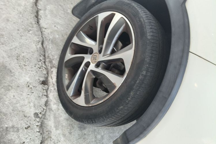 BYD Yuan 2017 #9 BYD Yuan 2017 car image #9