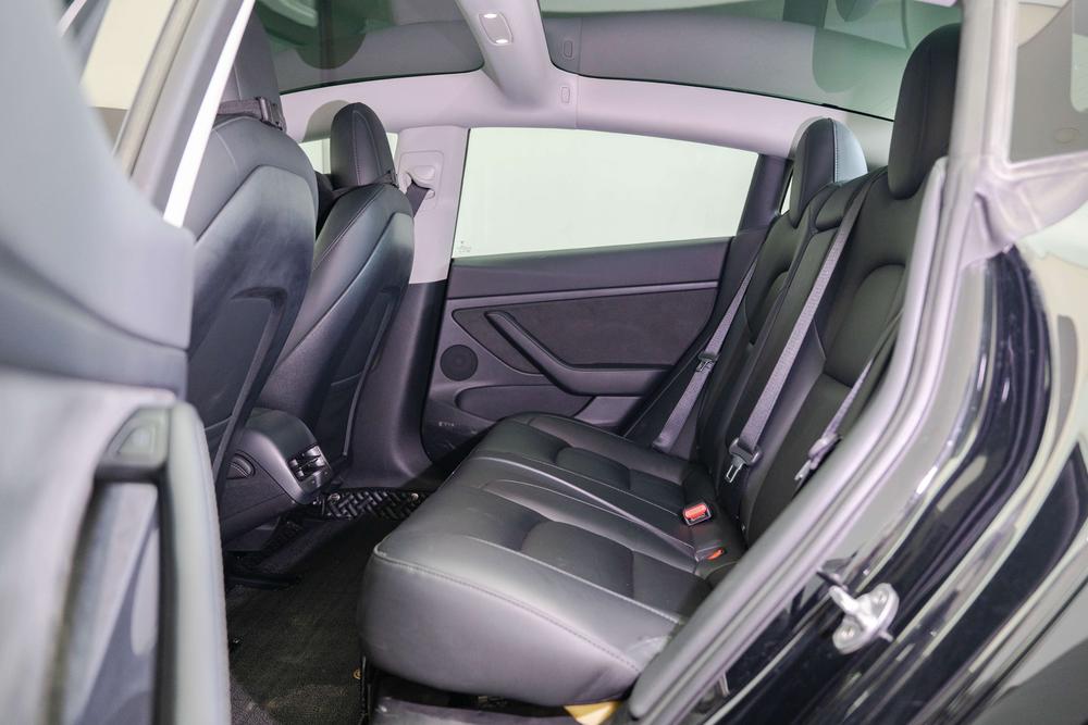 Tesla Model 3 2023 car image #21