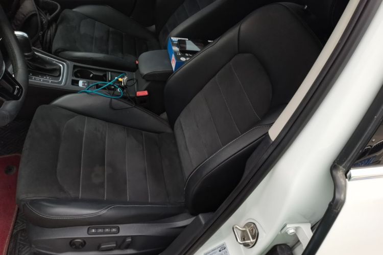 Volkswagen Golf 2019 car image #15