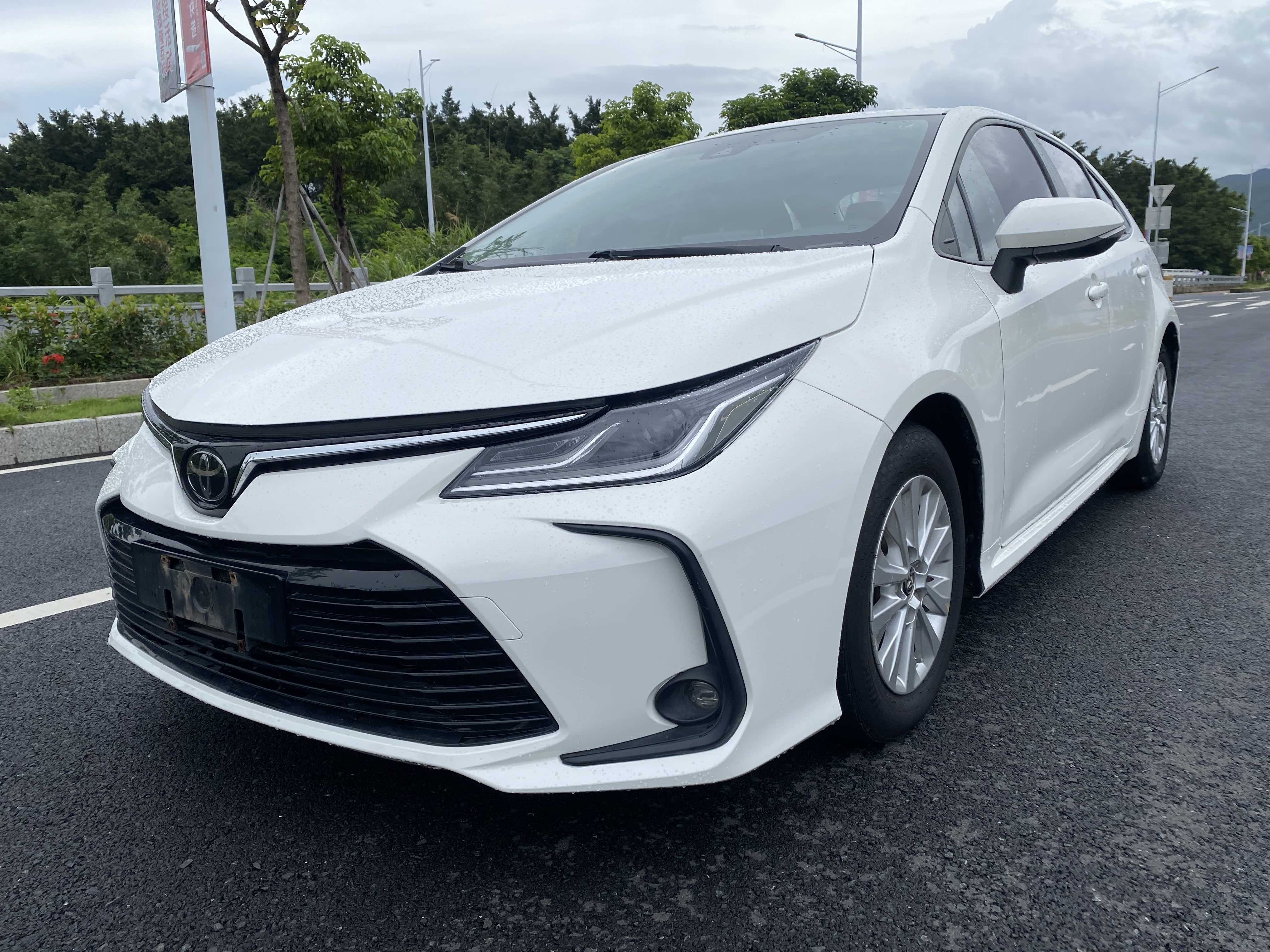Toyota Corolla 2023 immagine di auto #2