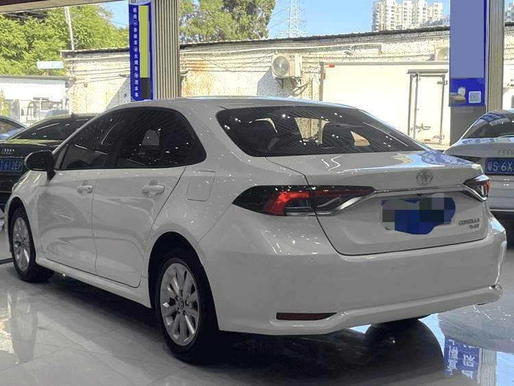 Toyota Corolla 2023 #4 Toyota Corolla 2023 صورة سيارة #4