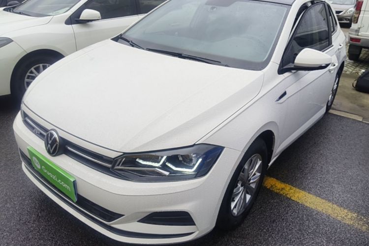 Volkswagen Polo 2021 car image #2