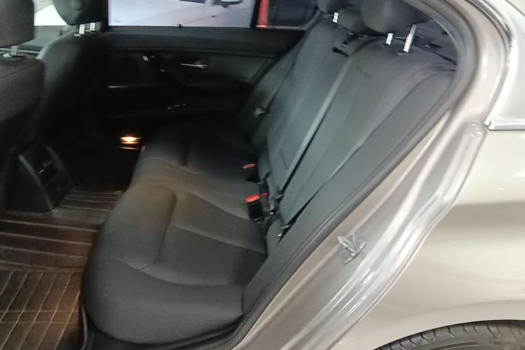 BMW 3 Series 2017 #17 BMW 3 Series 2017 car image #17